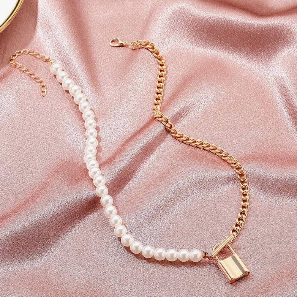 Lock necklace